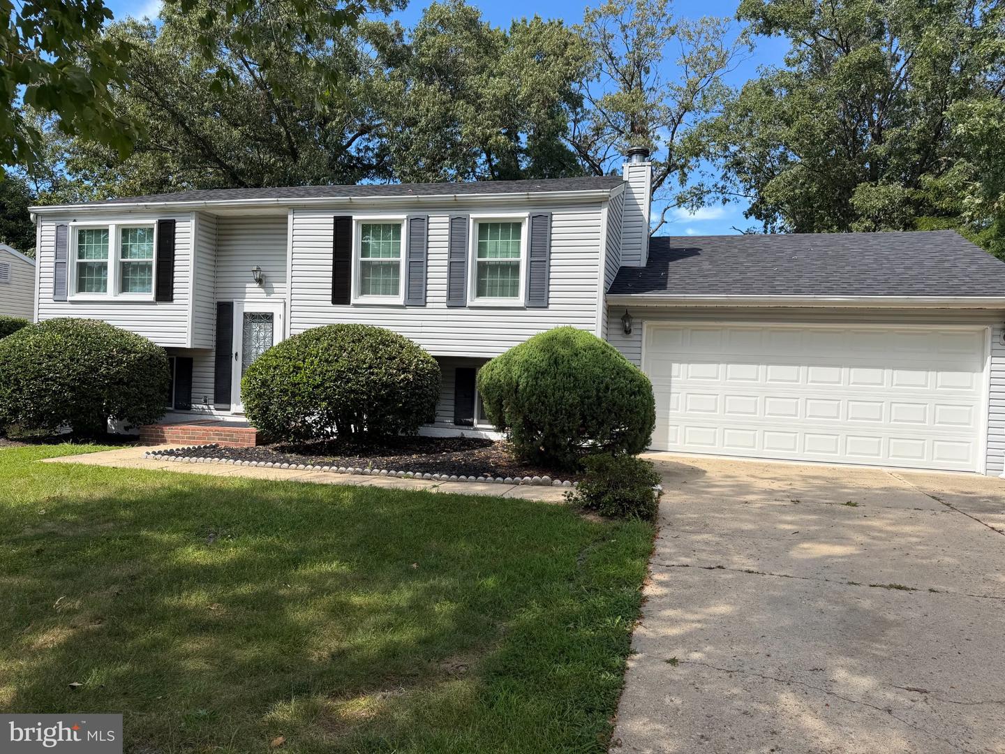 6308 CLINTON WAY Property Photo 1