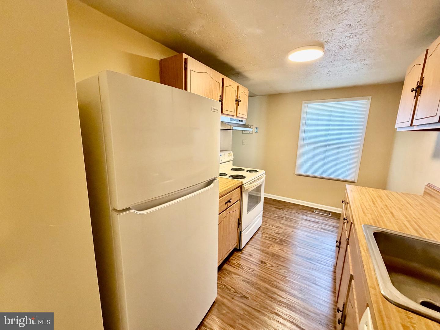 6308 Clinton Way Property Photo 4