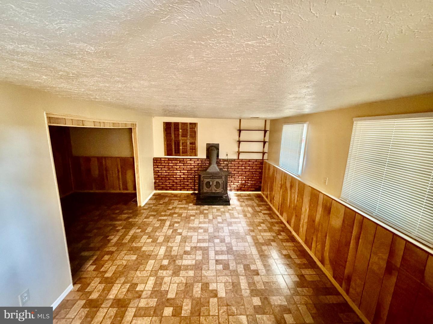 6308 Clinton Way Property Photo 10