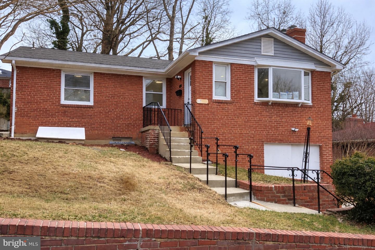 2503 Easton St Property Photo 1