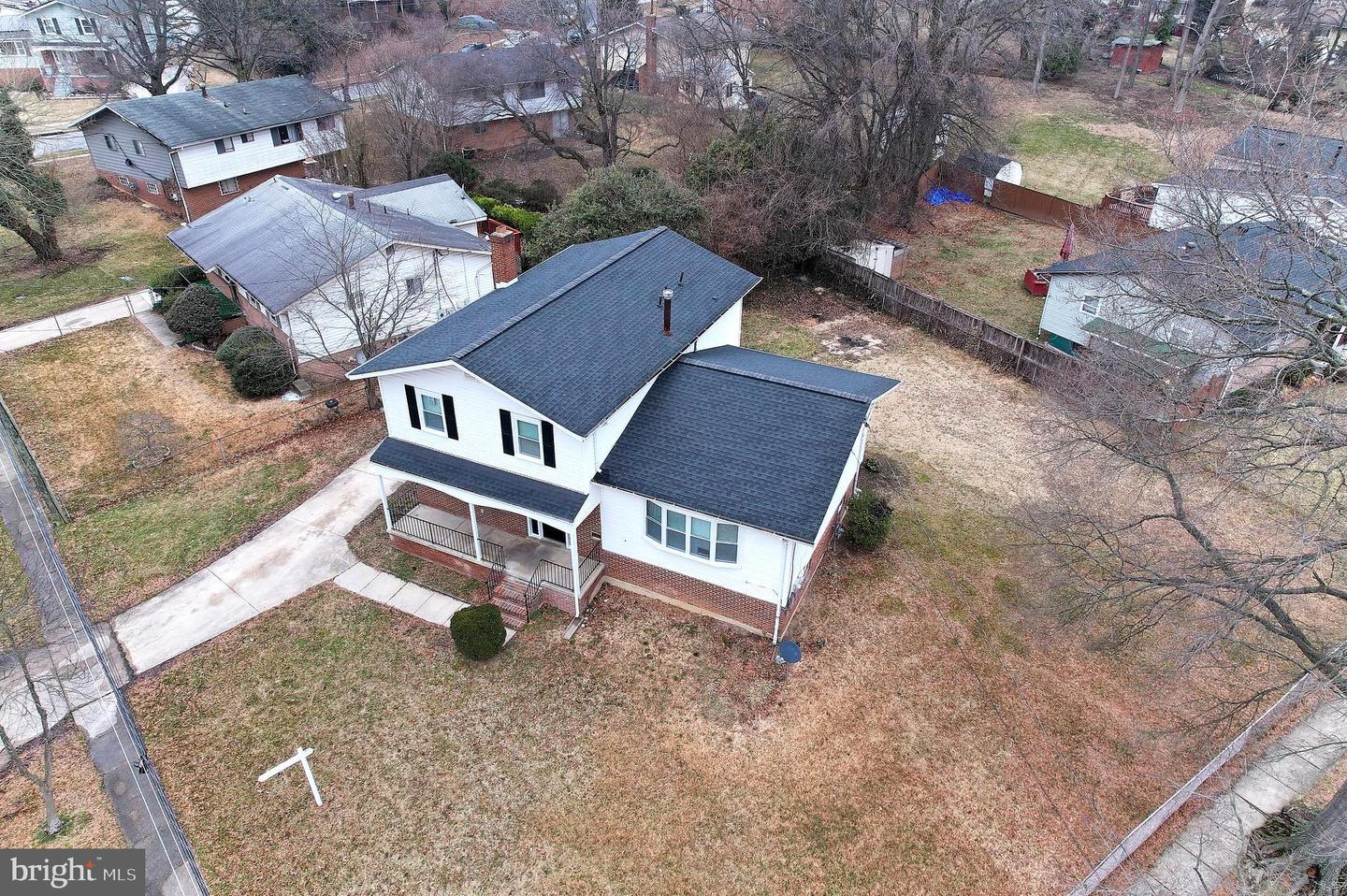 8912 Keewatin Rd Property Photo 7