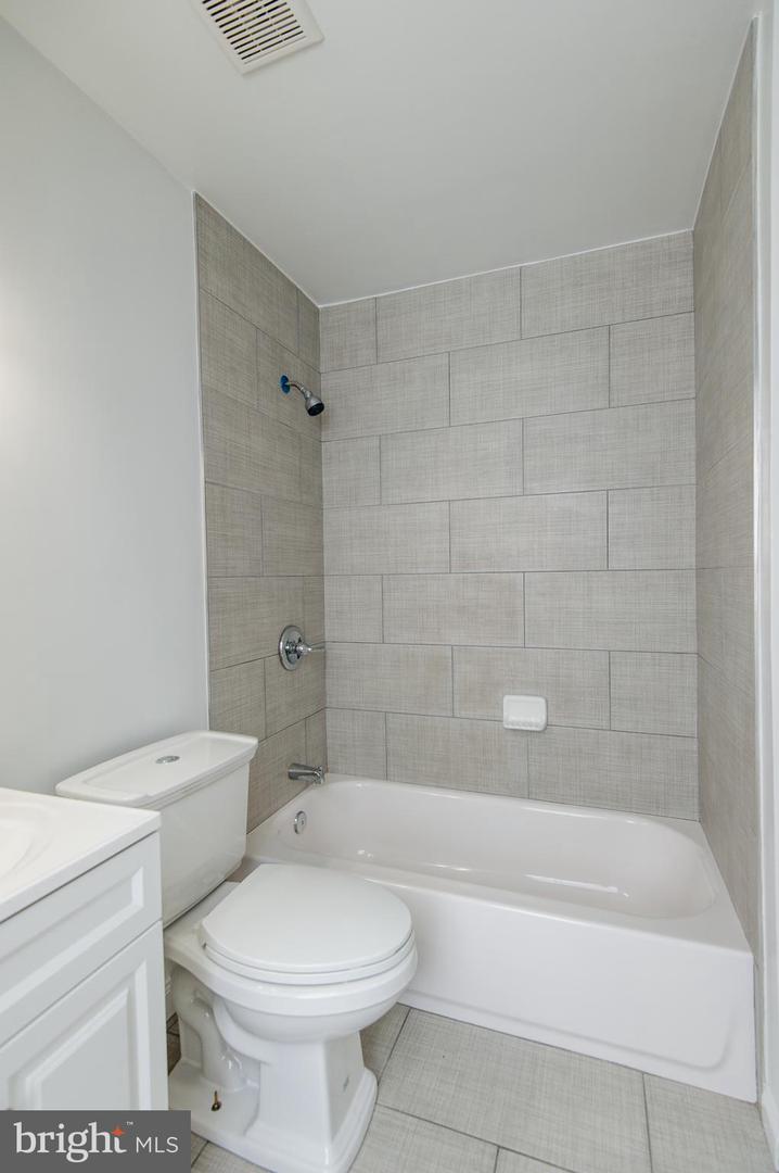 8912 Keewatin Rd Property Photo 9