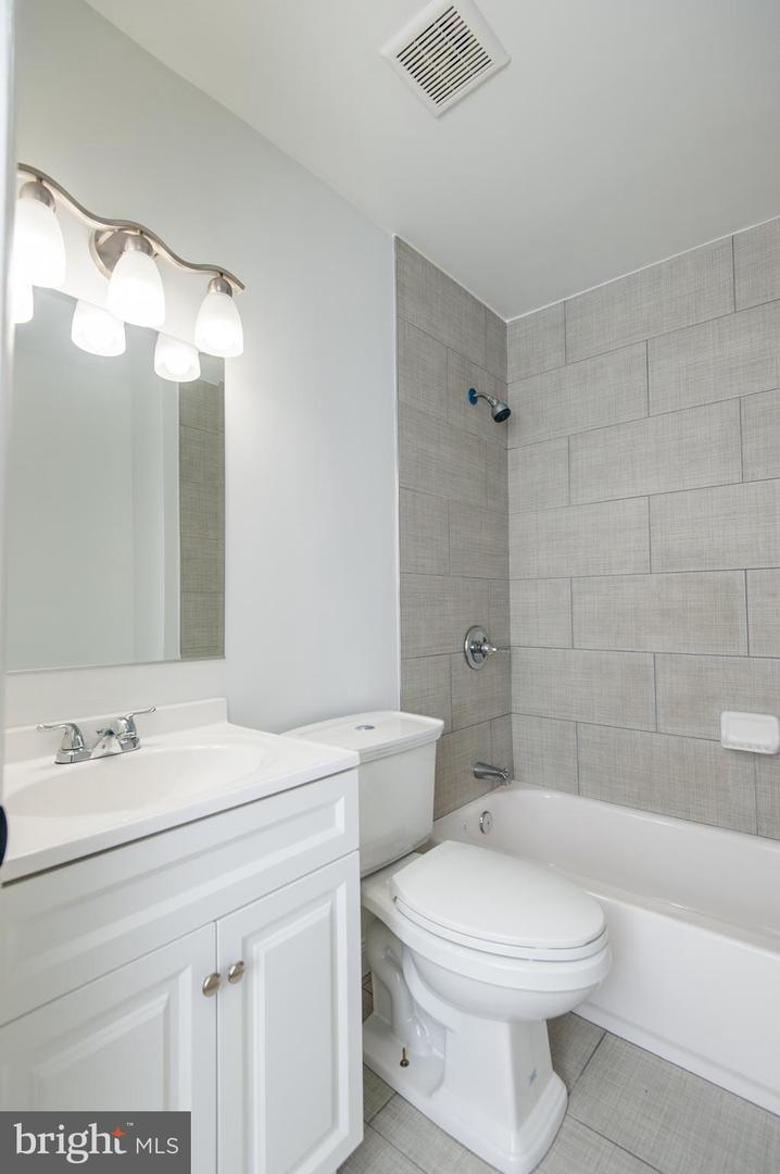 8912 Keewatin Rd Property Photo 10
