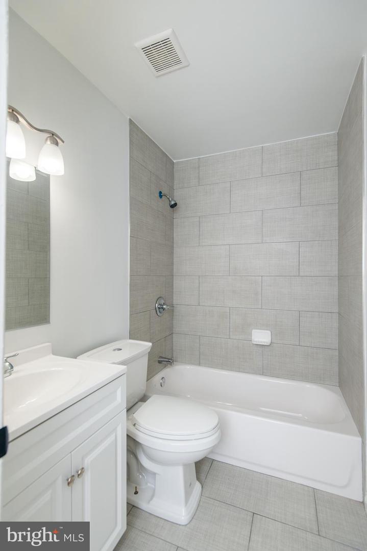 8912 Keewatin Rd Property Photo 11