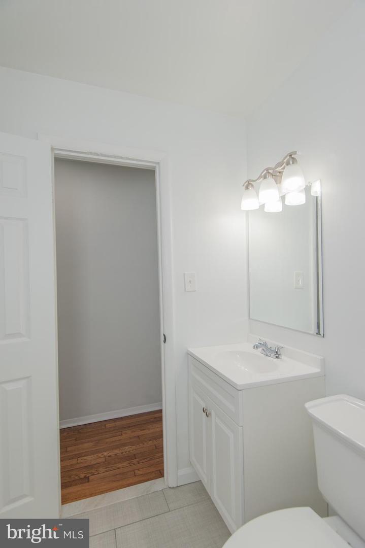 8912 Keewatin Rd Property Photo 12