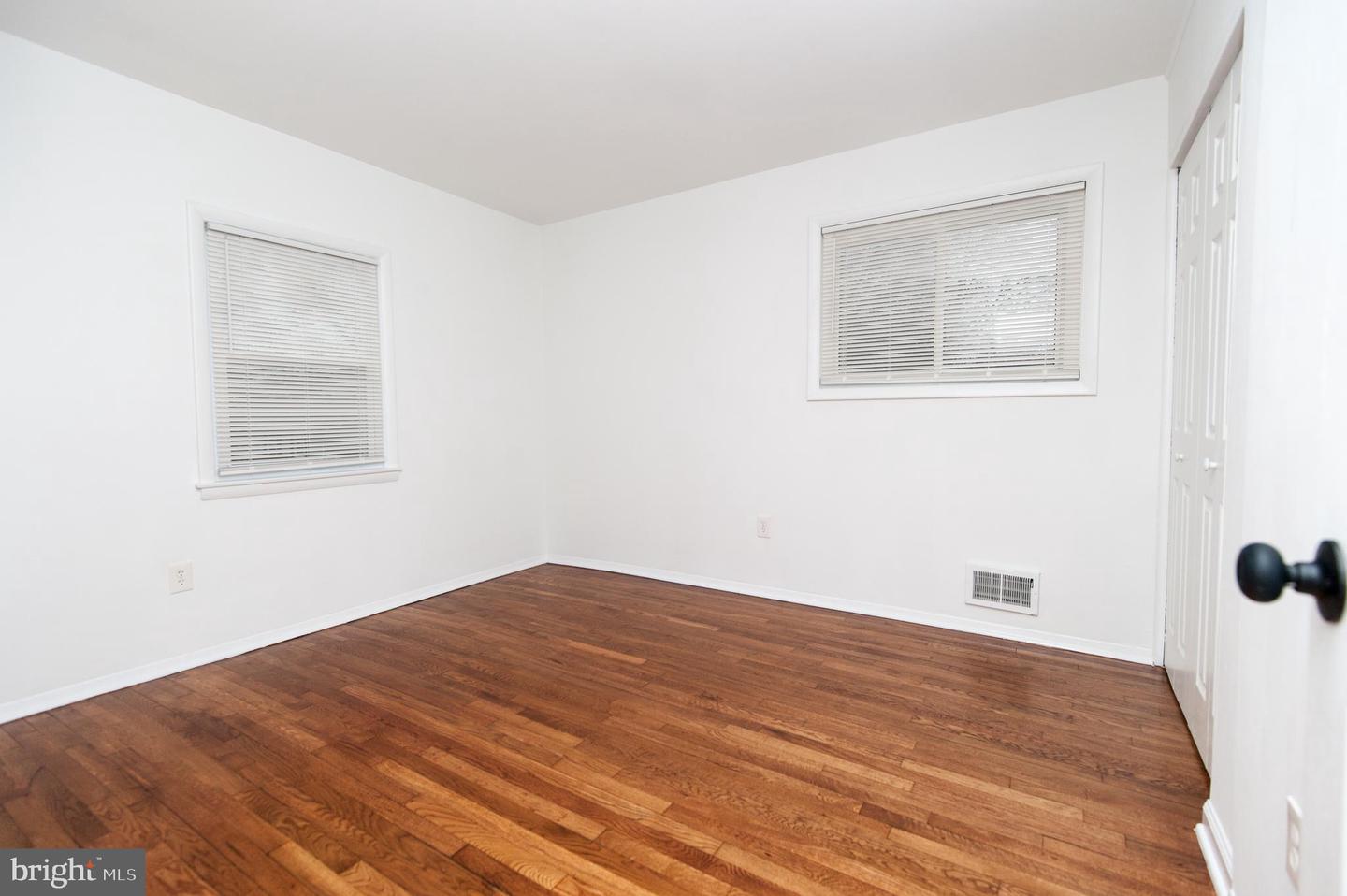 8912 Keewatin Rd Property Photo 21