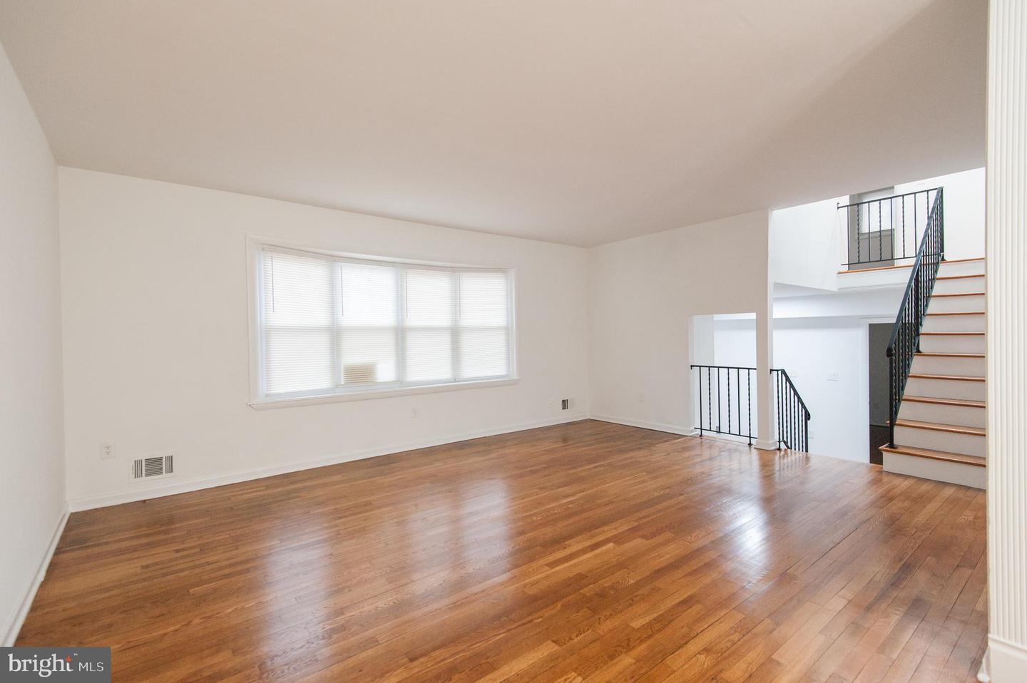 8912 Keewatin Rd Property Photo 39
