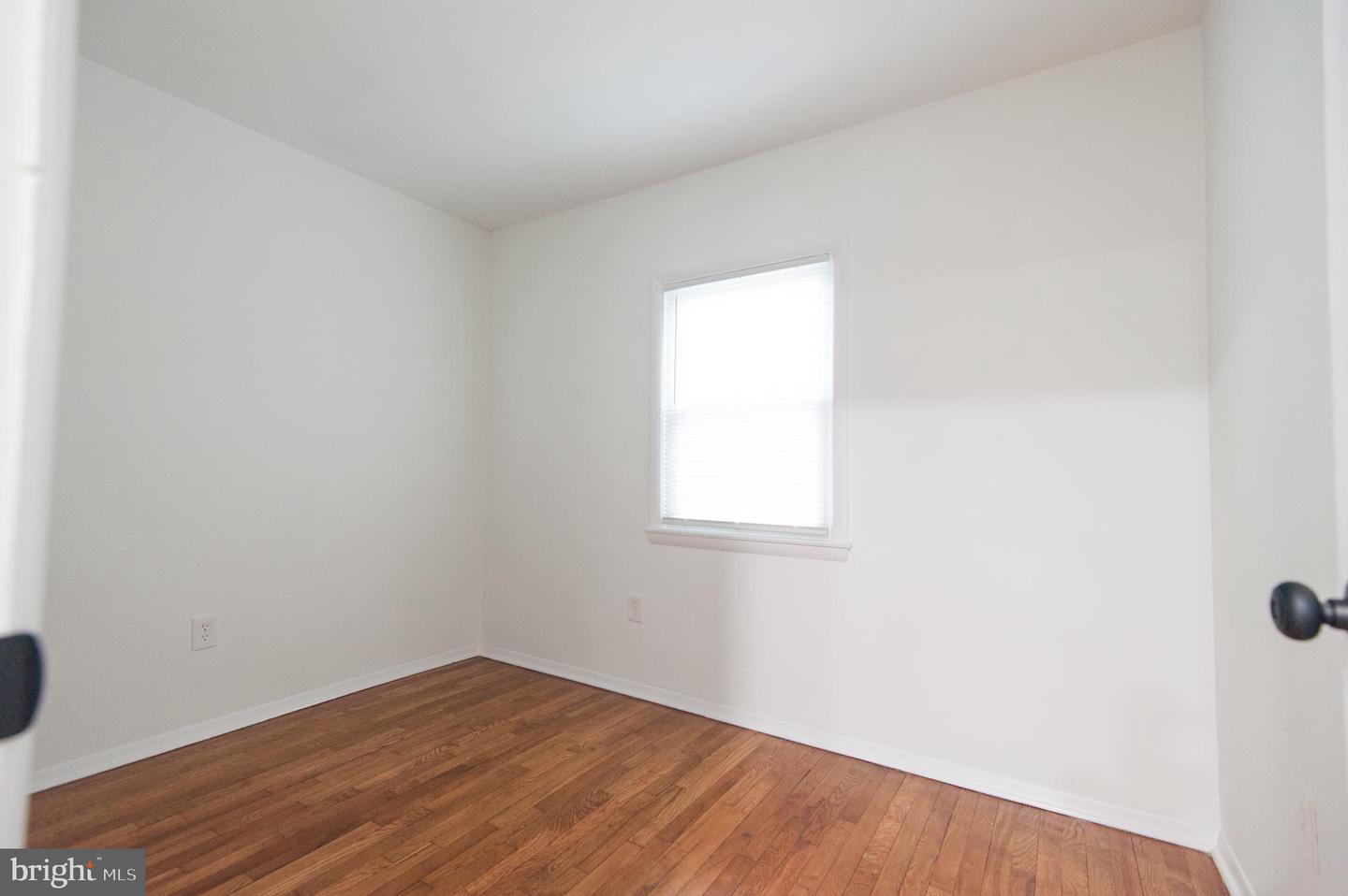 8912 Keewatin Rd Property Photo 43