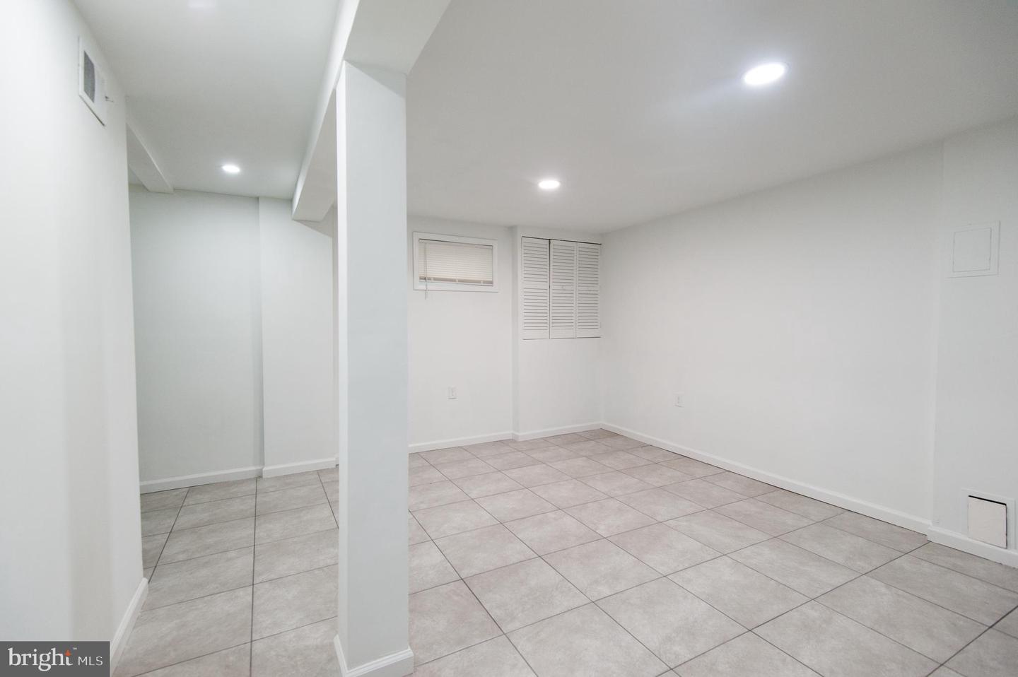 8912 Keewatin Rd Property Photo 50