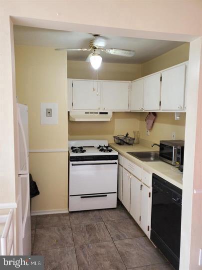 4405 Romlon St #202 Property Photo 2