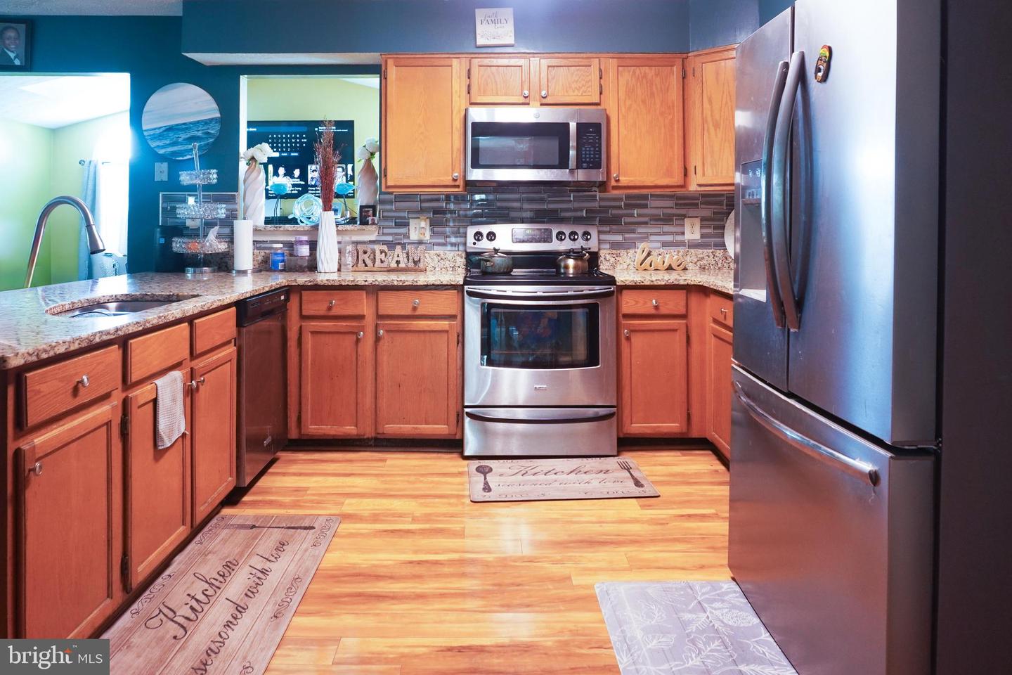 1511 Kingsgate St Property Photo 6