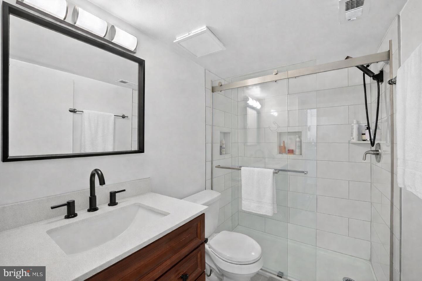 7726 Hanover Pkwy #197 (101) Property Photo 9