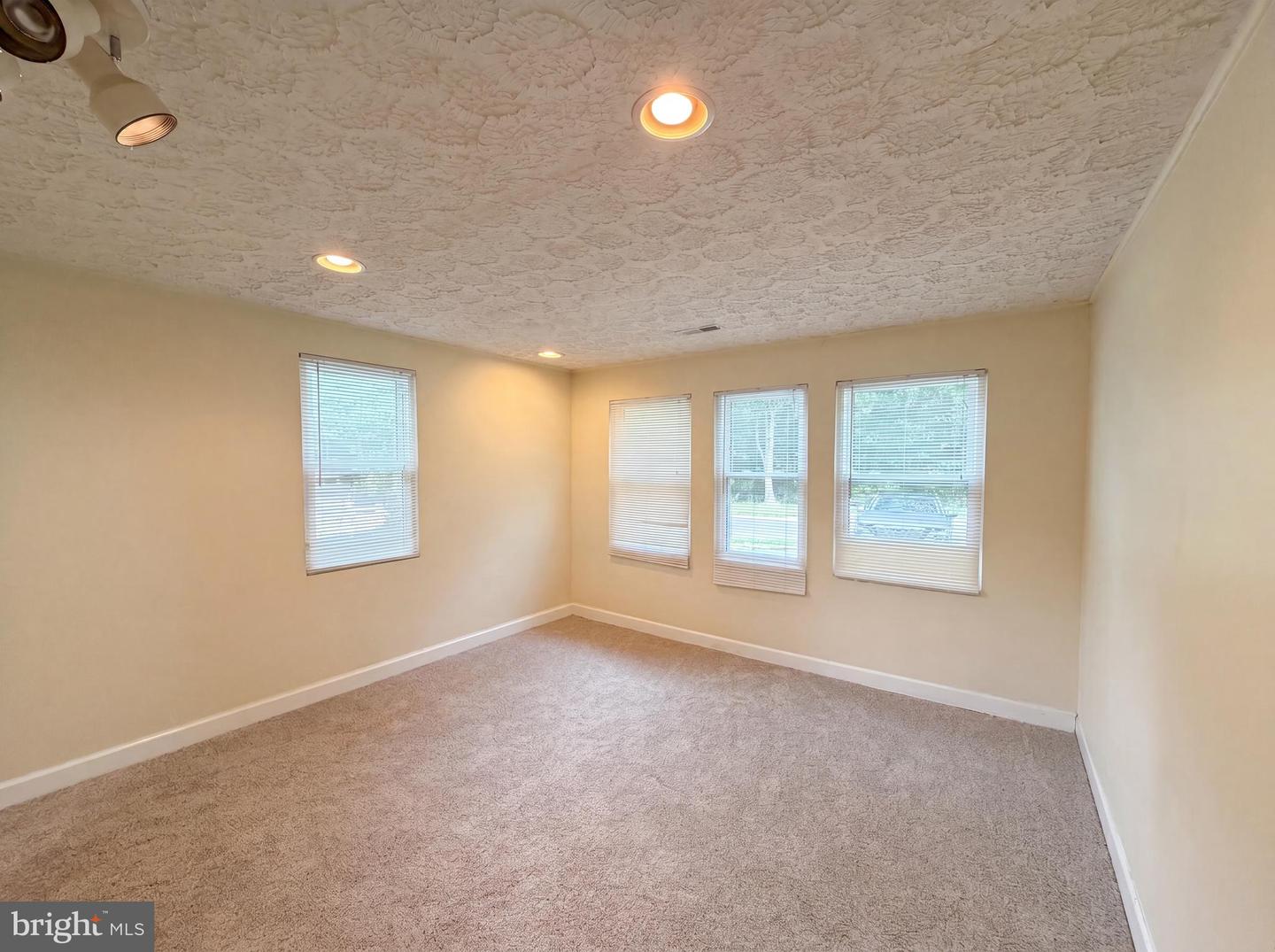 3512 Majestic Ln Property Photo 9