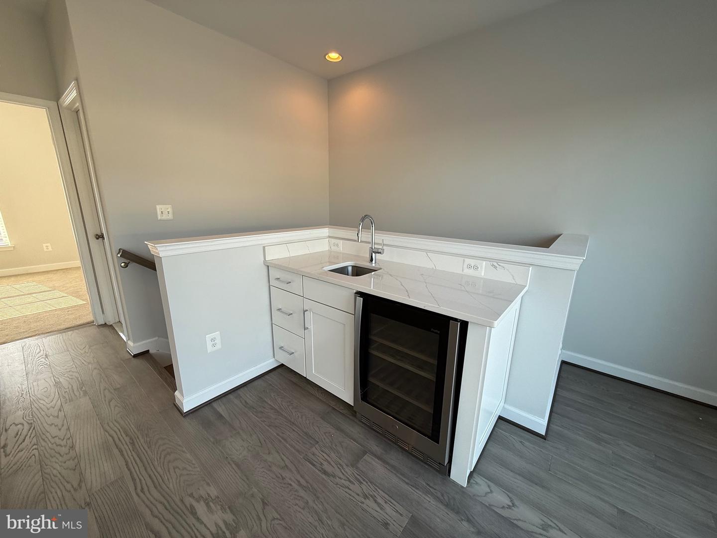620 Leigh Way Property Photo 2