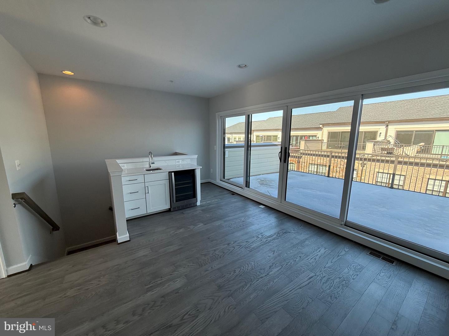 620 Leigh Way Property Photo 3