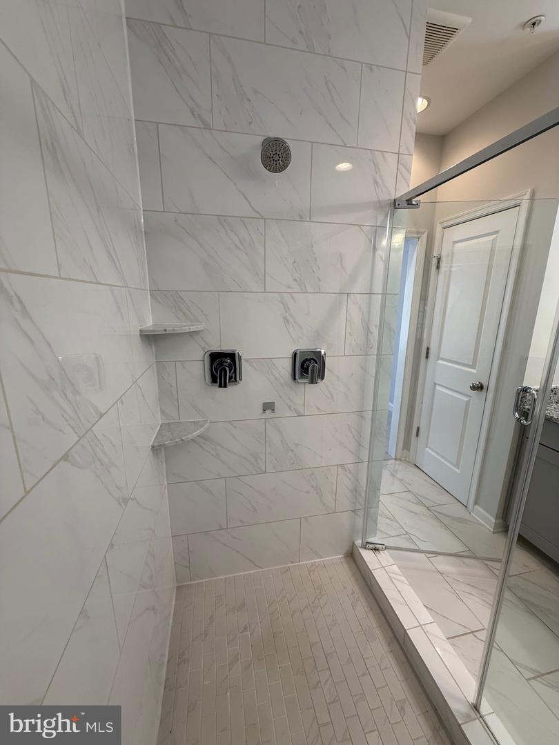 620 Leigh Way Property Photo 12