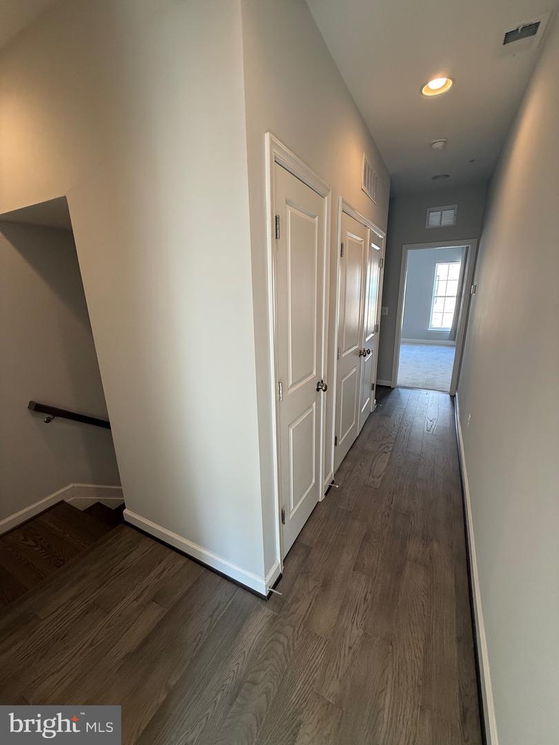 620 Leigh Way Property Photo 17