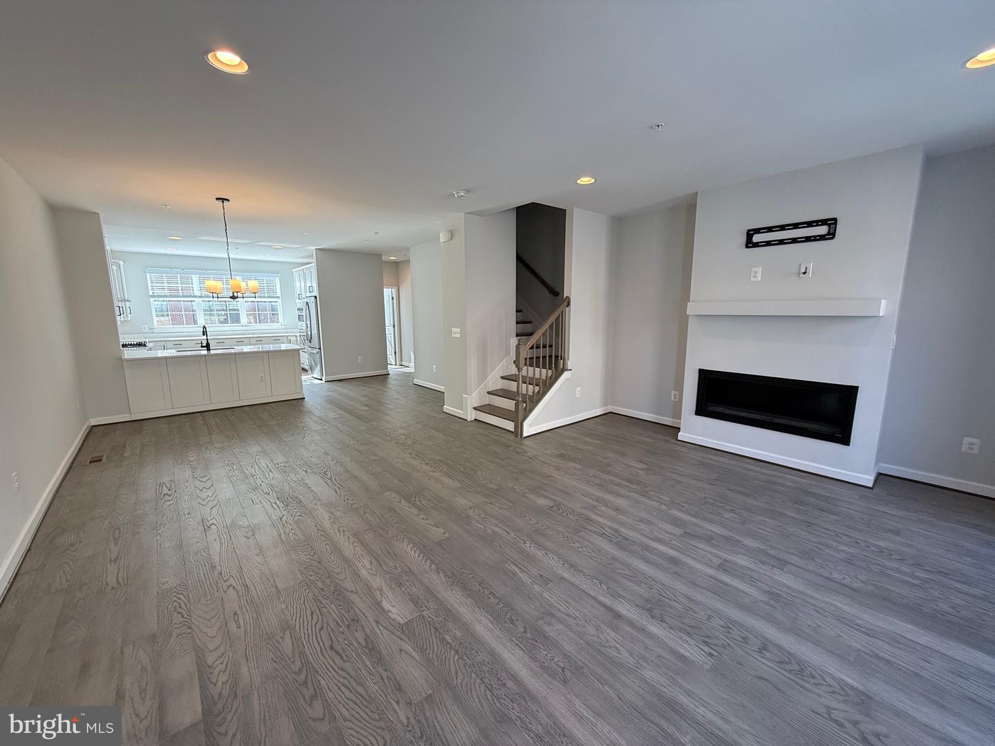 620 Leigh Way Property Photo 22