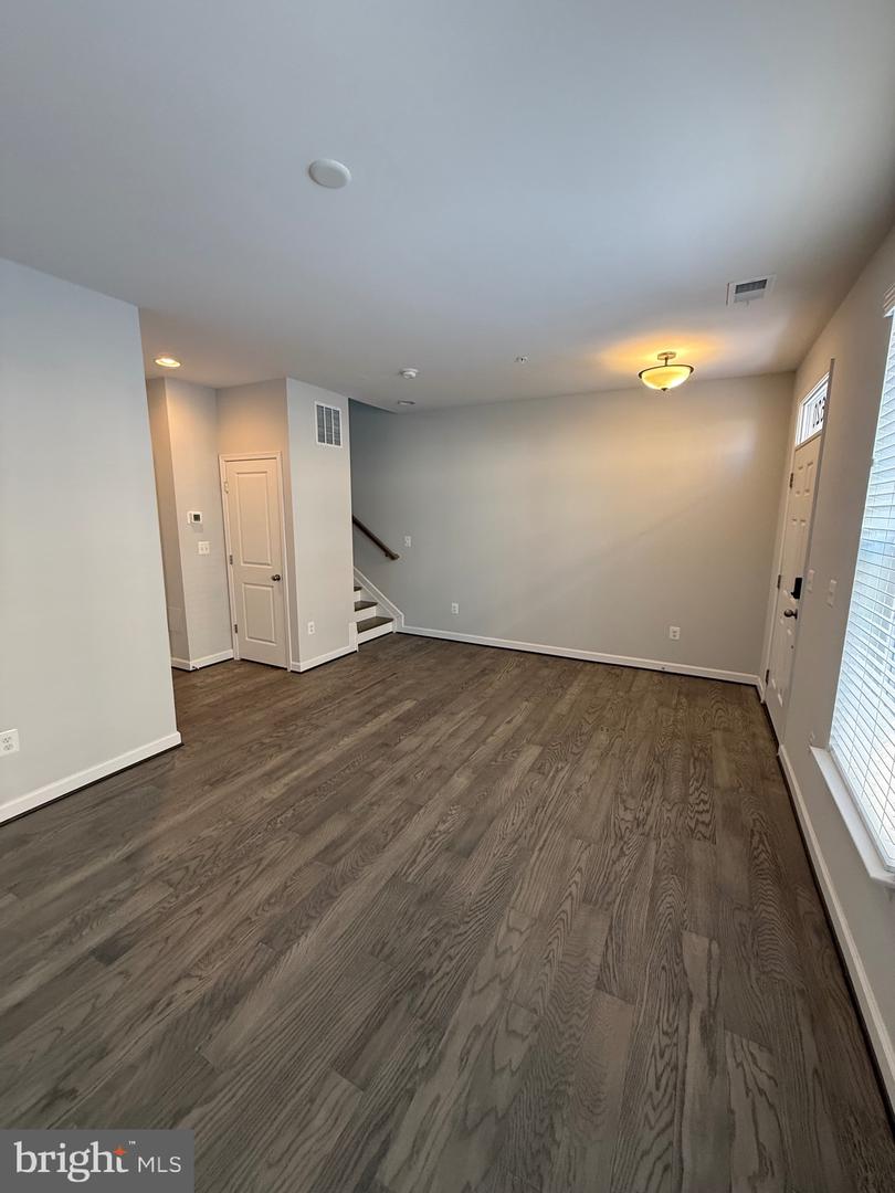 620 Leigh Way Property Photo 35