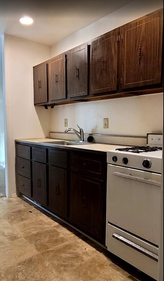 7143 Donnell Pl #b5 Property Photo 4