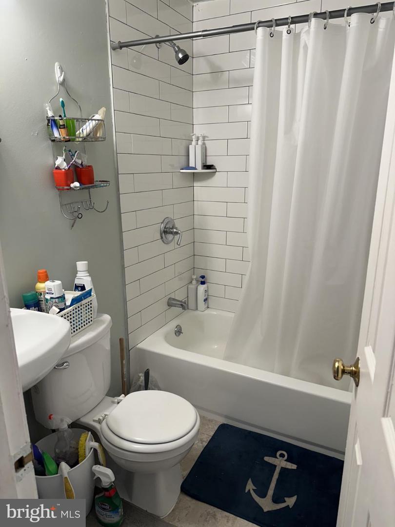 4705 Heath St Property Photo 4