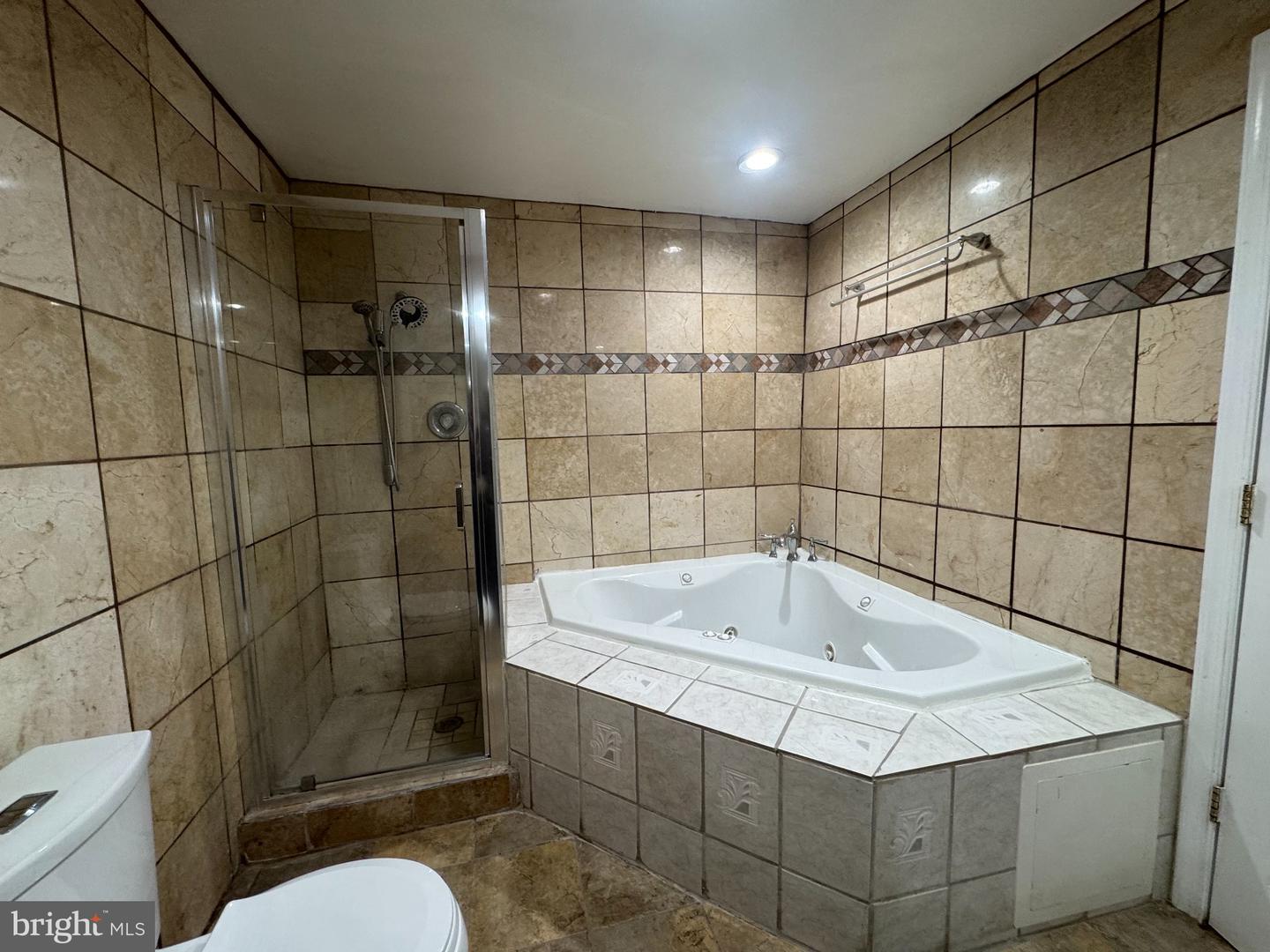 9211 Utica Pl Property Photo 5