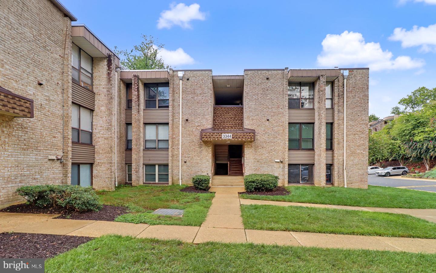 3344 Huntley Square Dr #t-2 Property Photo 1