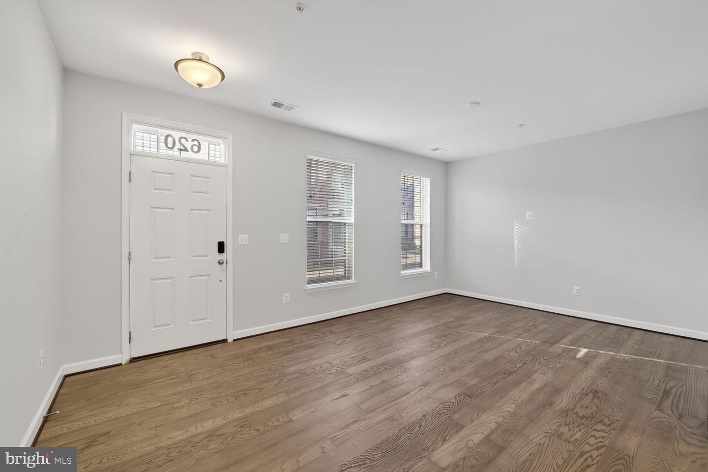 620 Leigh Way Property Photo 3