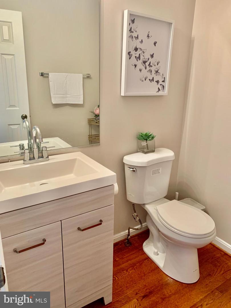 2104 Sayan Property Photo 36