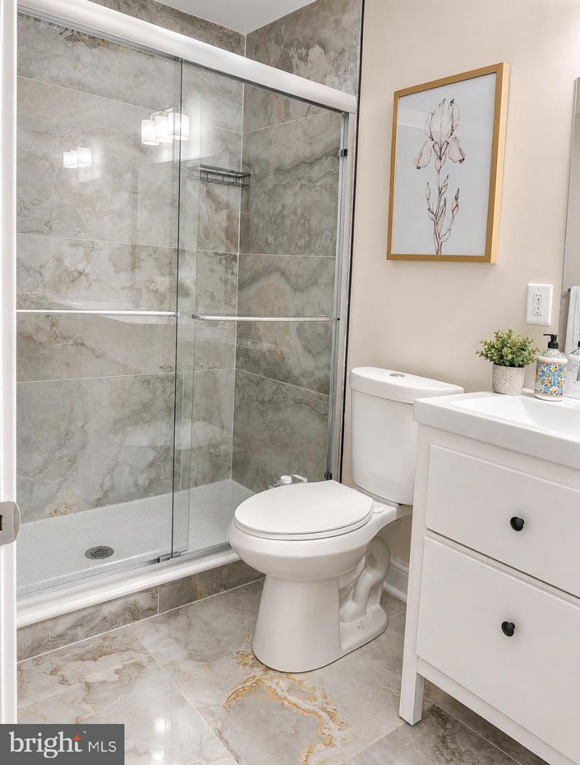 2104 Sayan Property Photo 47