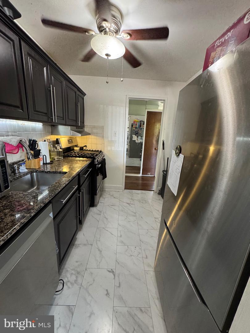 7208 Donnell Pl #b Property Photo 8