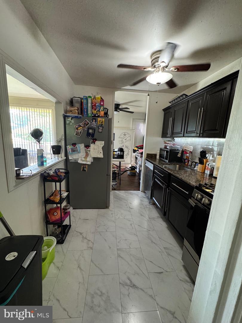 7208 Donnell Pl #b Property Photo 9
