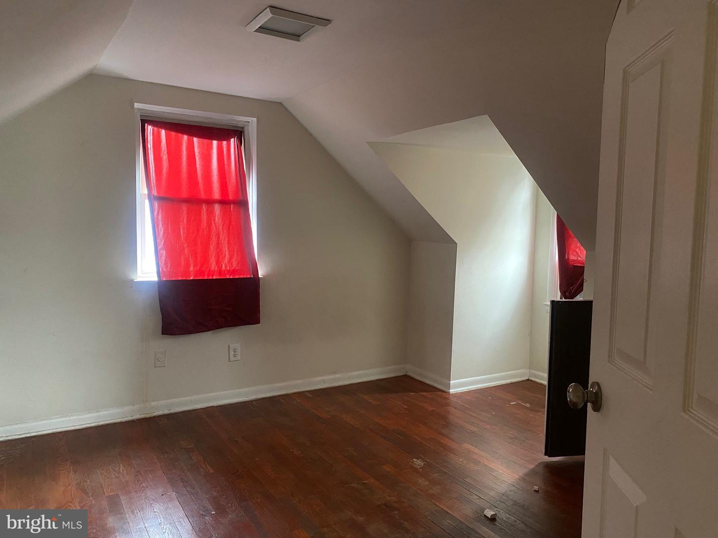 2109 Beechwood Rd Property Photo 19