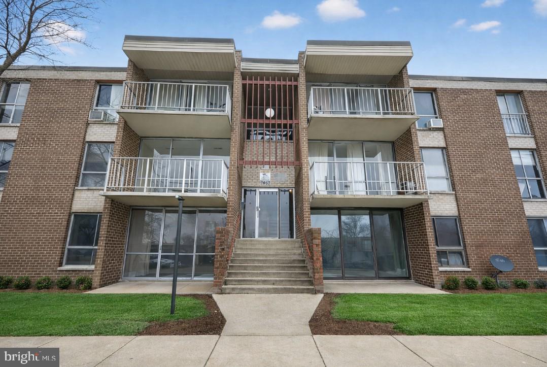 7957 RIGGS RD #11