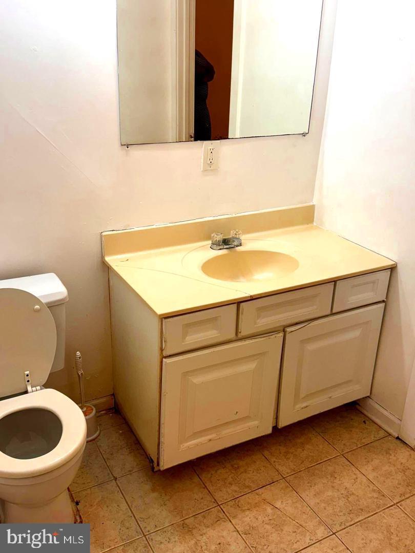 6201 Tilghman Ln Property Photo 4
