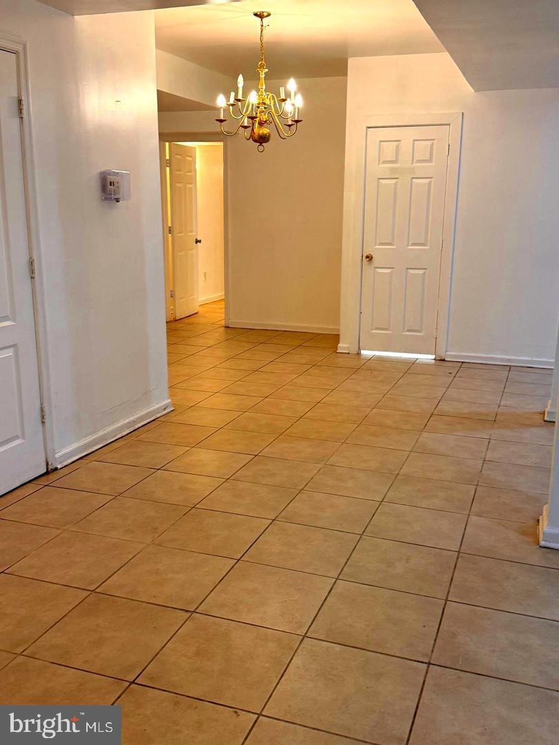 6201 Tilghman Ln Property Photo 7