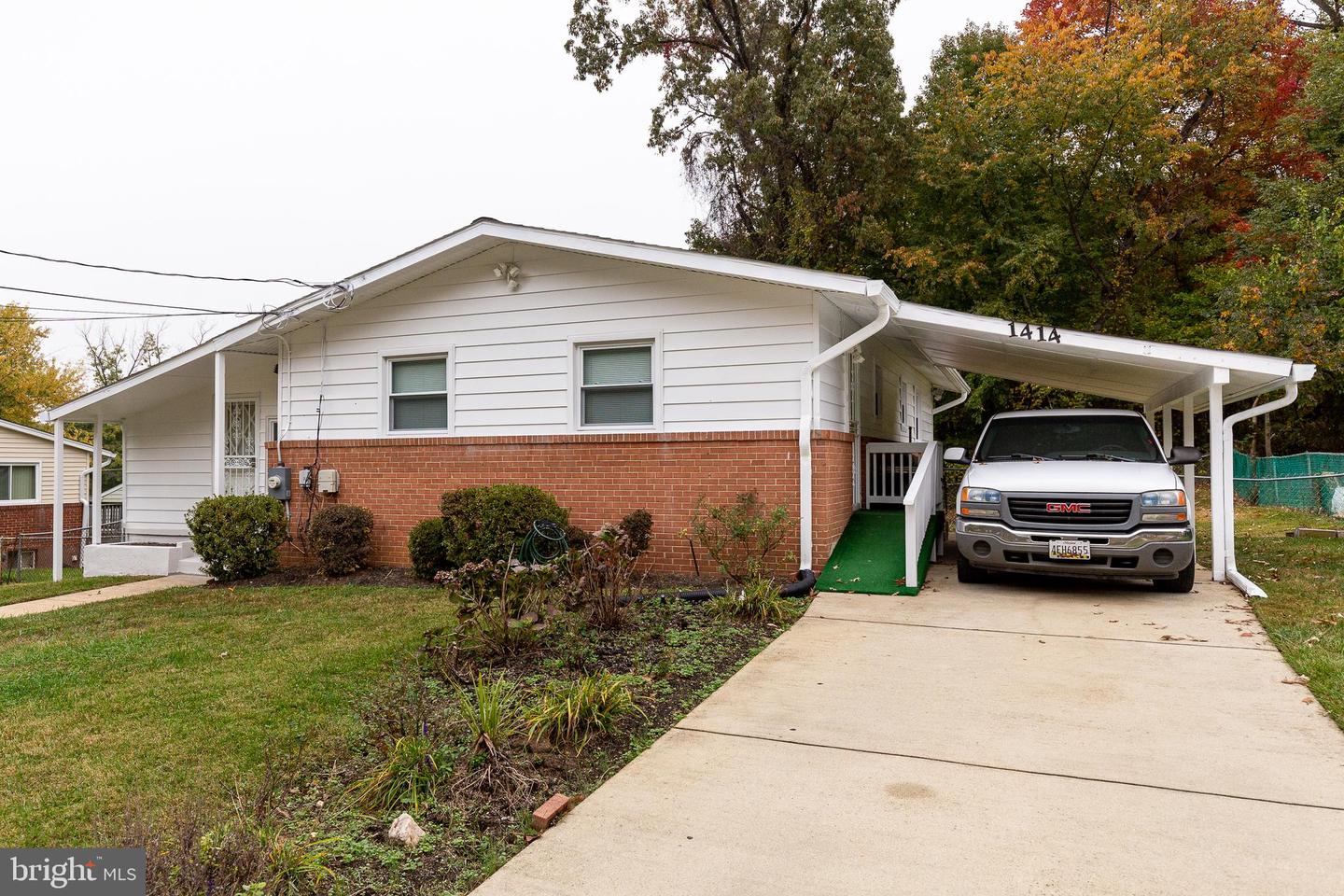 1414 Alberta Dr Property Photo 2