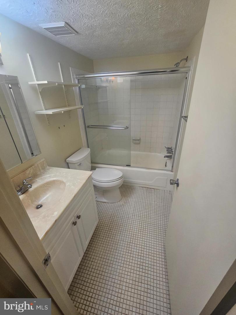 7724 Hanover Pkwy #186 Property Photo 4