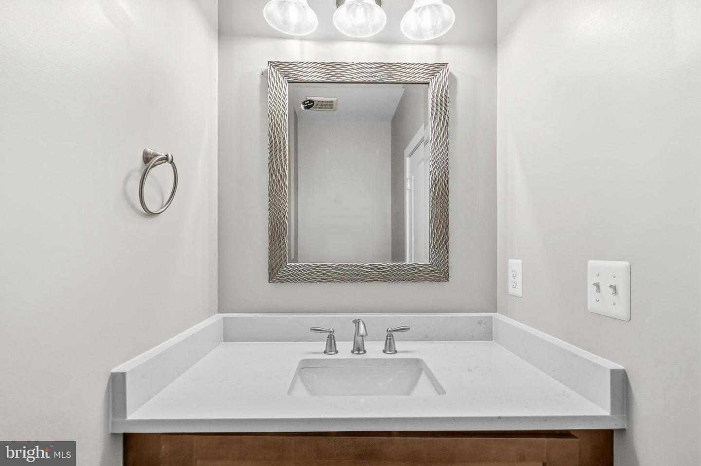 5807 Beecher St Property Photo 25