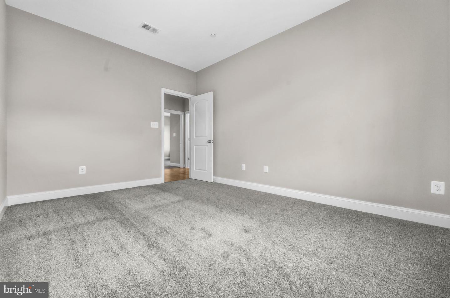 5807 Beecher St Property Photo 35