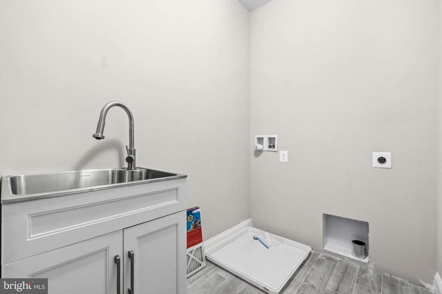 5807 Beecher St Property Photo 42