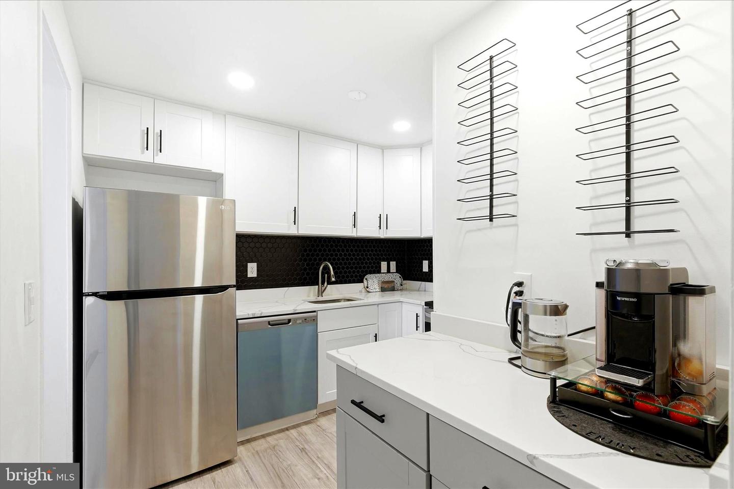 16 Daimler Dr #62 Property Photo 4