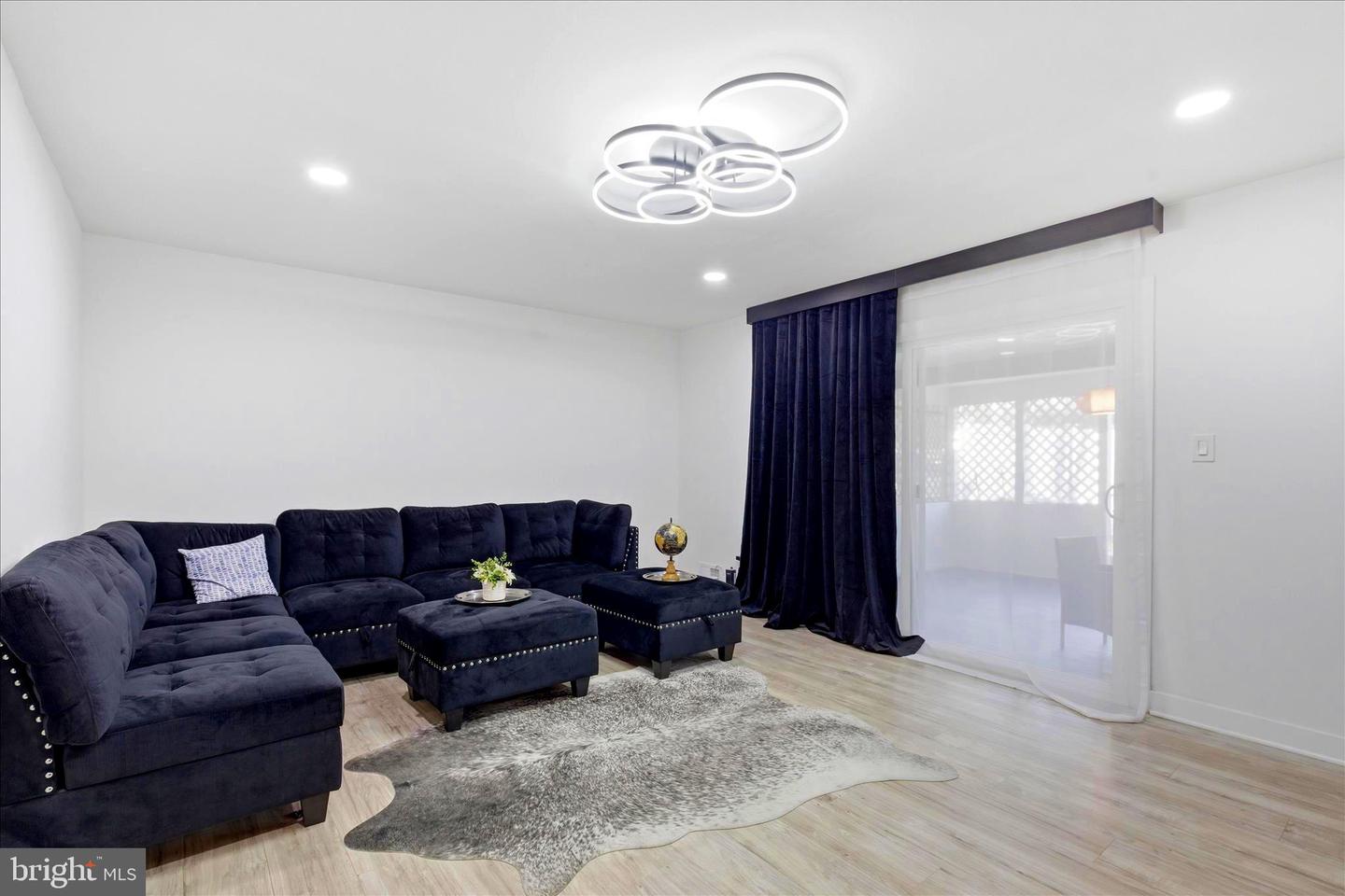 16 Daimler Dr #62 Property Photo 10