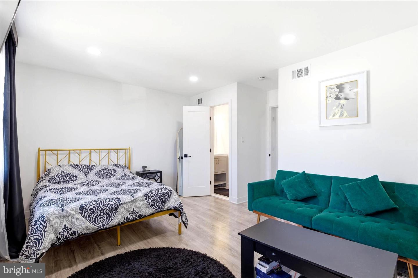 16 Daimler Dr #62 Property Photo 13