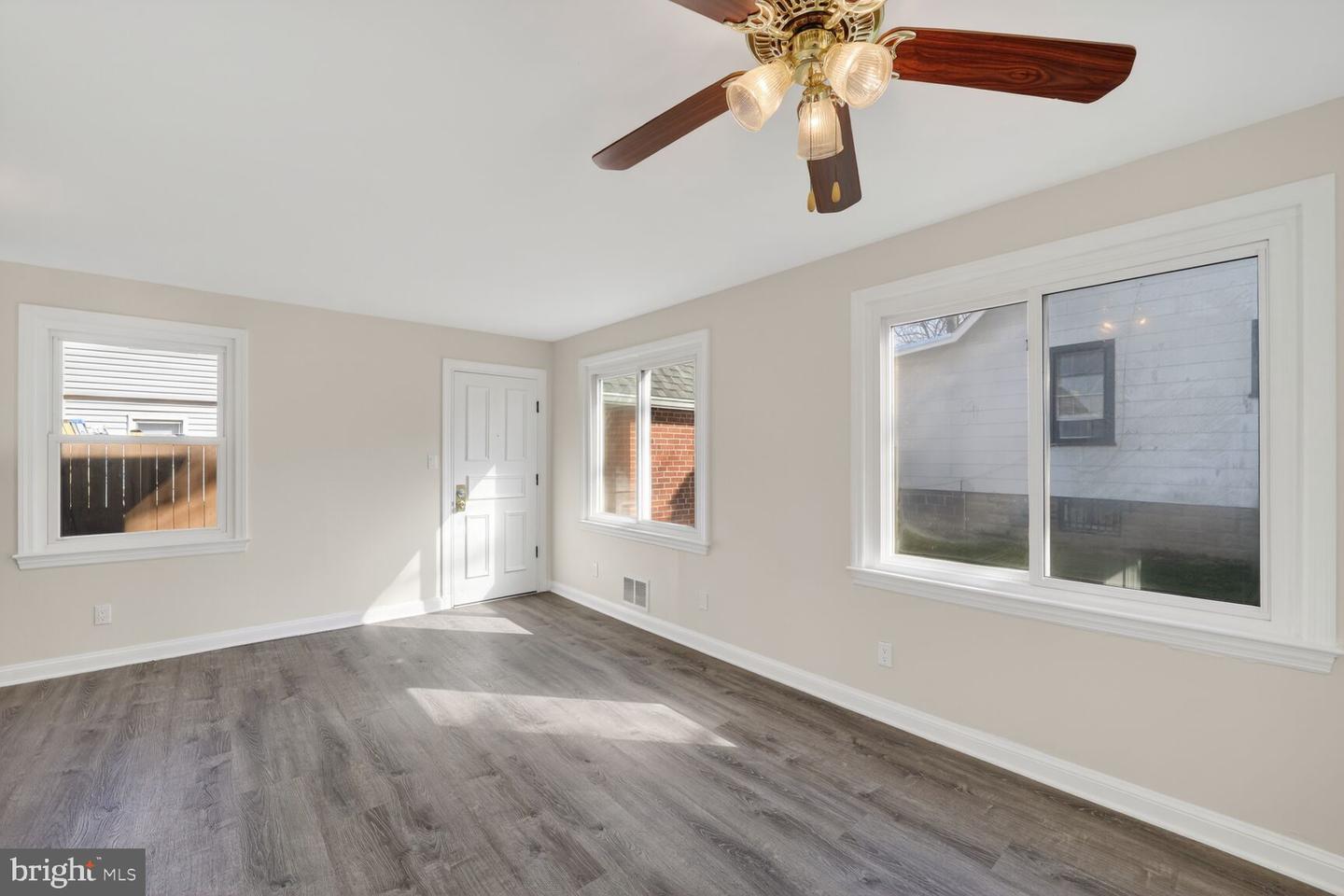 4901 Tuckerman St Property Photo 9