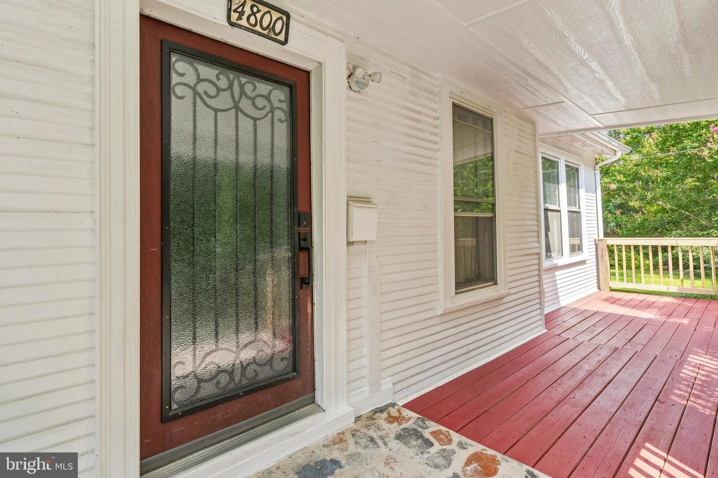 4800 Erie St Property Photo 3