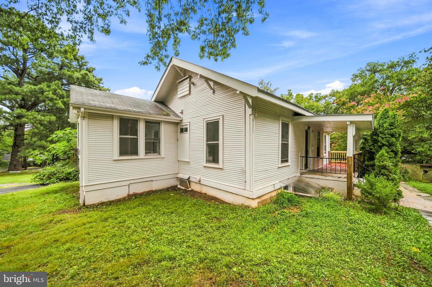 4800 Erie St Property Photo 5