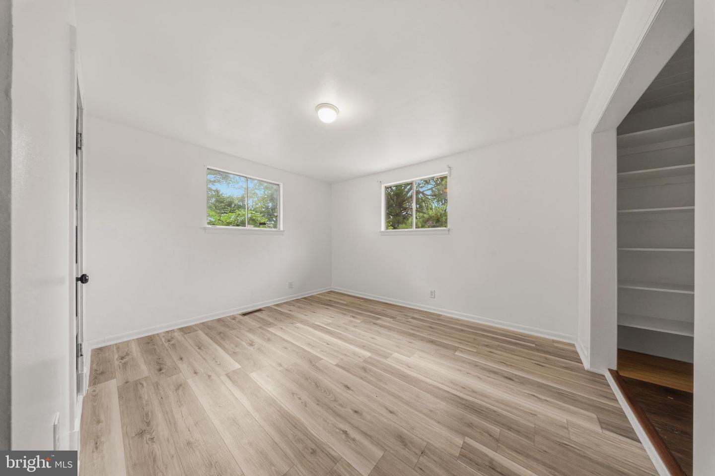 4800 Erie St Property Photo 15