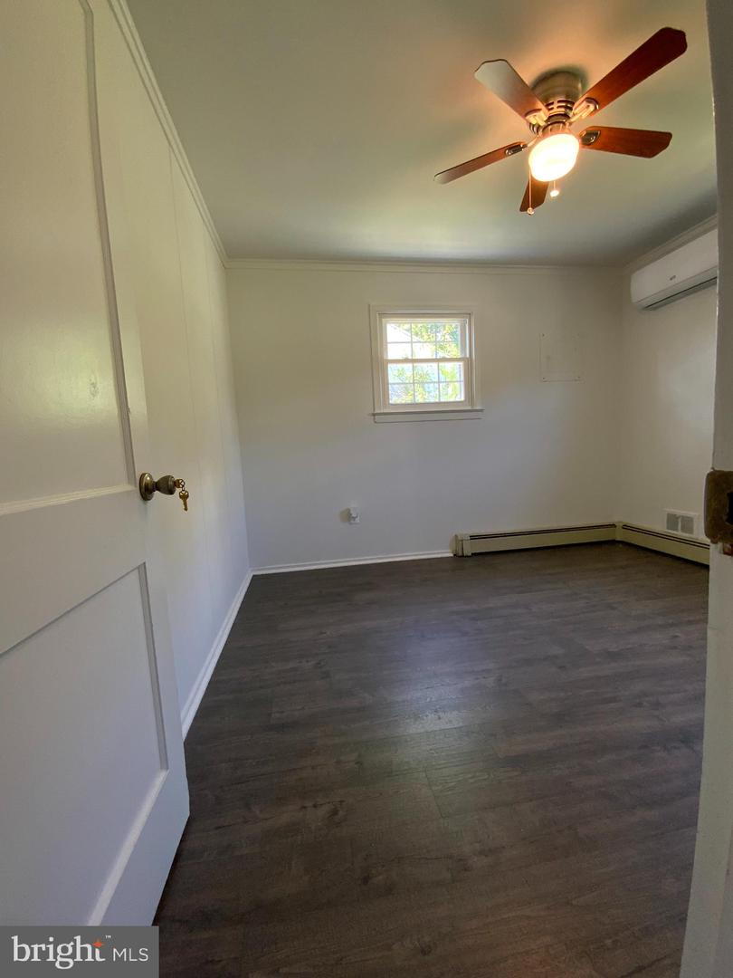 1019 Marton St Property Photo 10