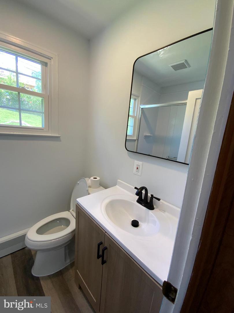 1019 Marton St Property Photo 14